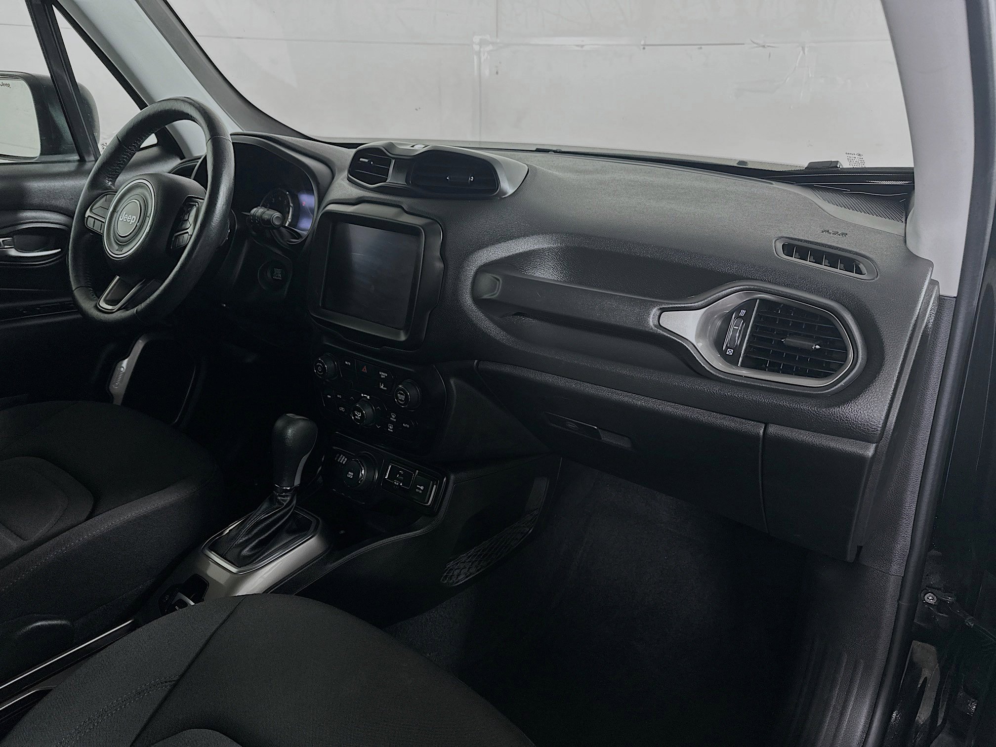 Used 2022 Jeep Renegade Latitude w/ Convenience Group image 27