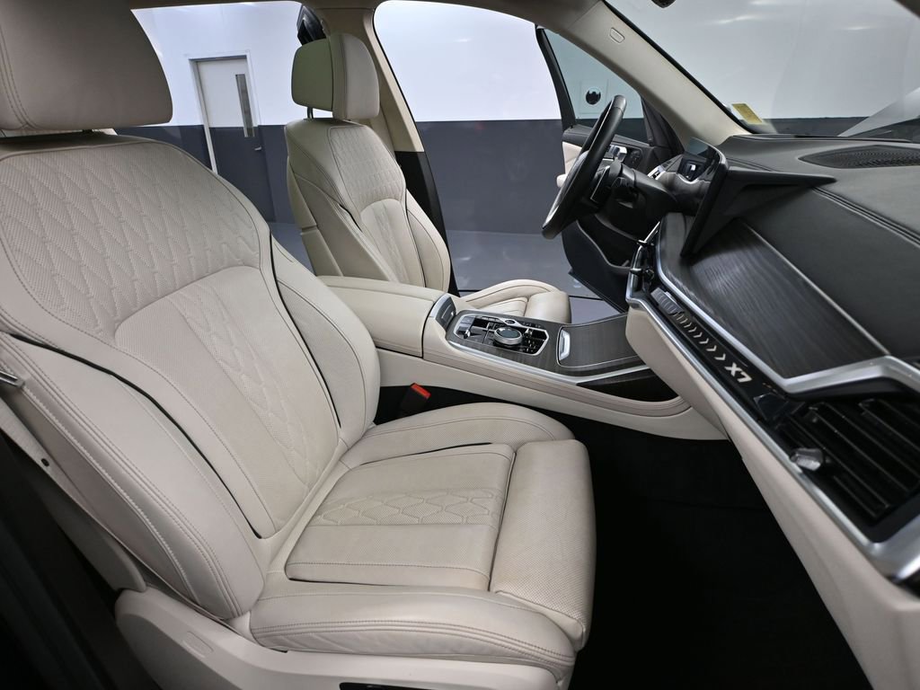 Used 2023 BMW X7 xDrive40i w/ Executive Package image 61