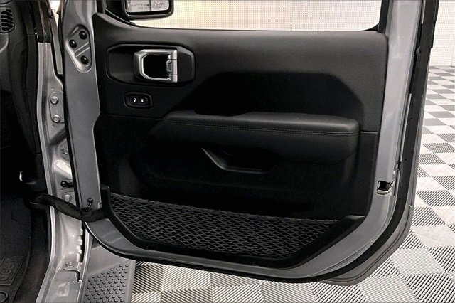 Used 2021 Jeep Wrangler Unlimited Sahara image 19