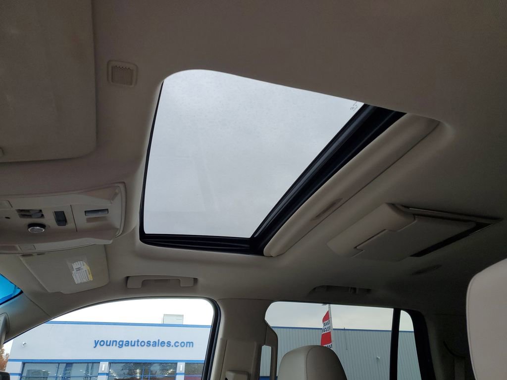 Used 2016 Cadillac Escalade Premium image 6