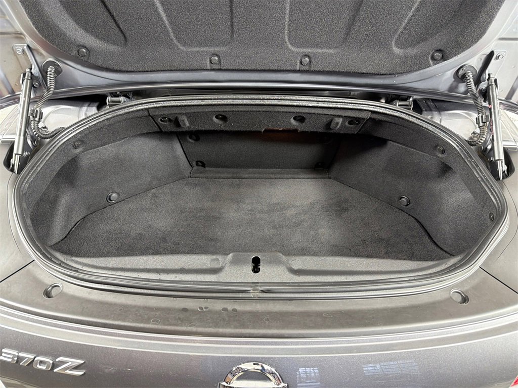 Used 2017 Nissan 370Z Roadster image 16