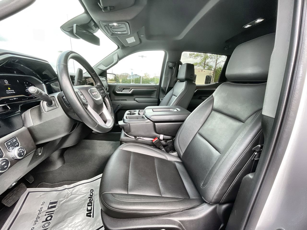 Used 2024 GMC Sierra 1500 SLT AWD/4WD image 19
