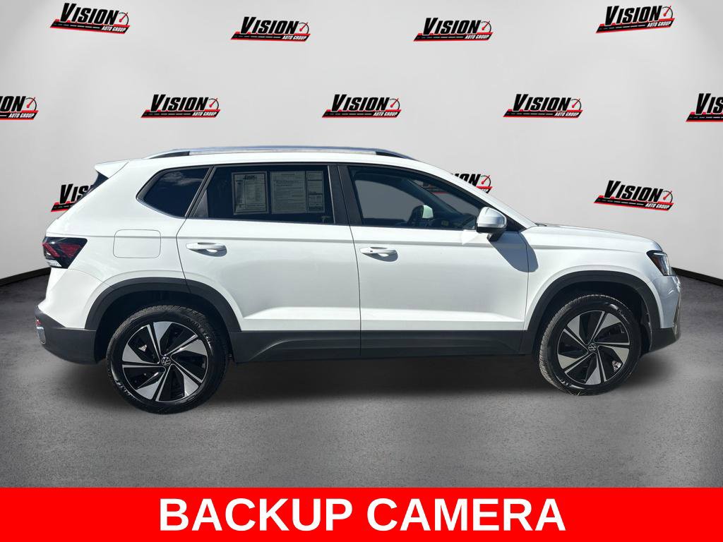 Used 2026 Volkswagen Taos SE AWD/4WD image 4