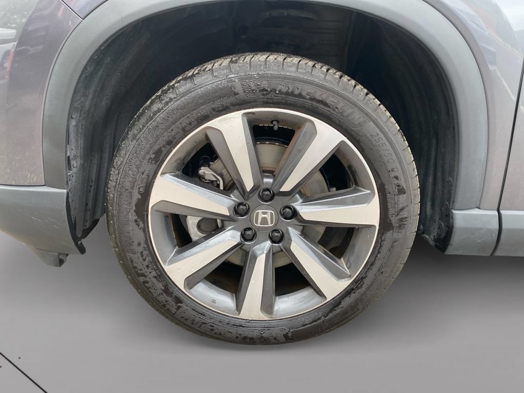 Used 2025 Honda Pilot Touring image 29