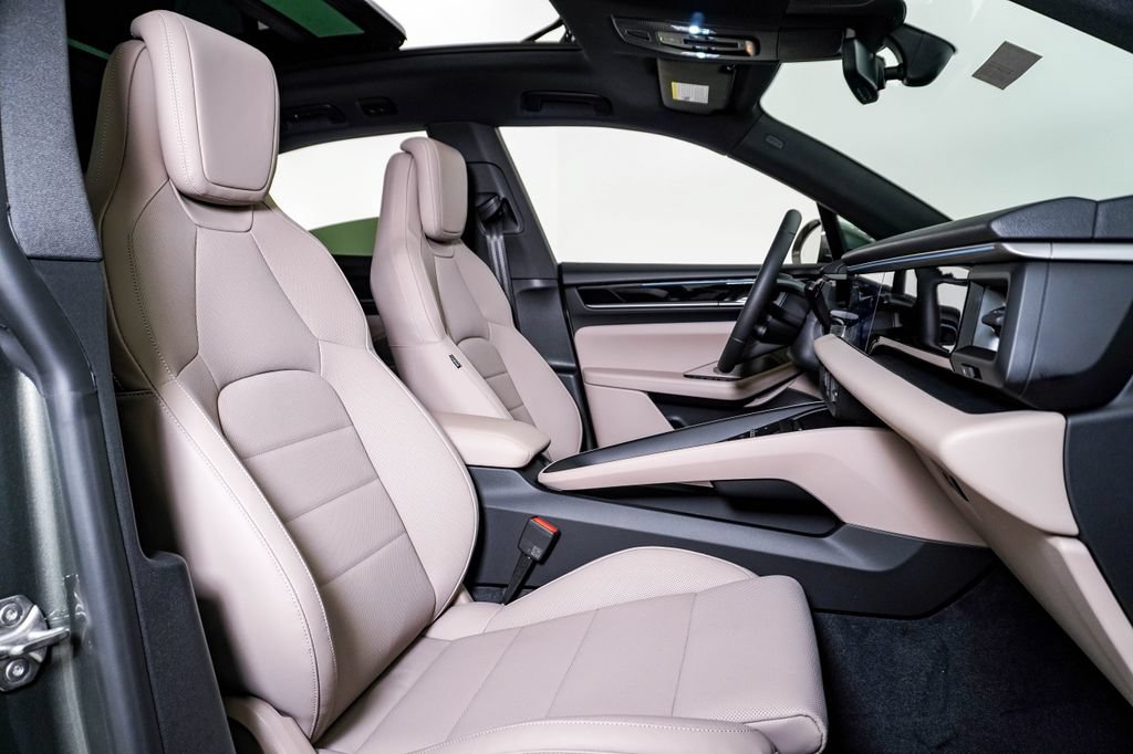 New 2026 Porsche Macan 4 Electric AWD/4WD image 15