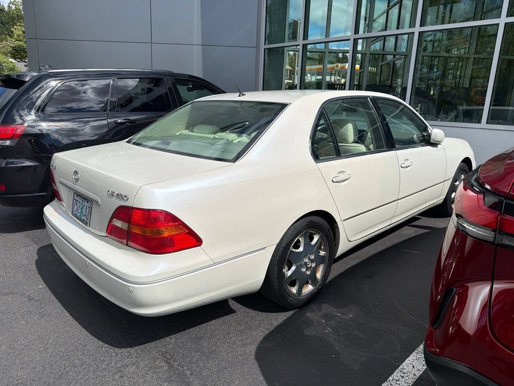 Used 2002 Lexus LS 430 w/ Custom Luxury Pkg RWD image 2