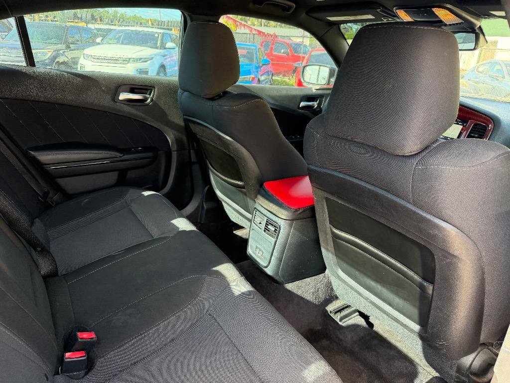 Used 2017 Dodge Charger SXT w/ Blacktop Package image 11