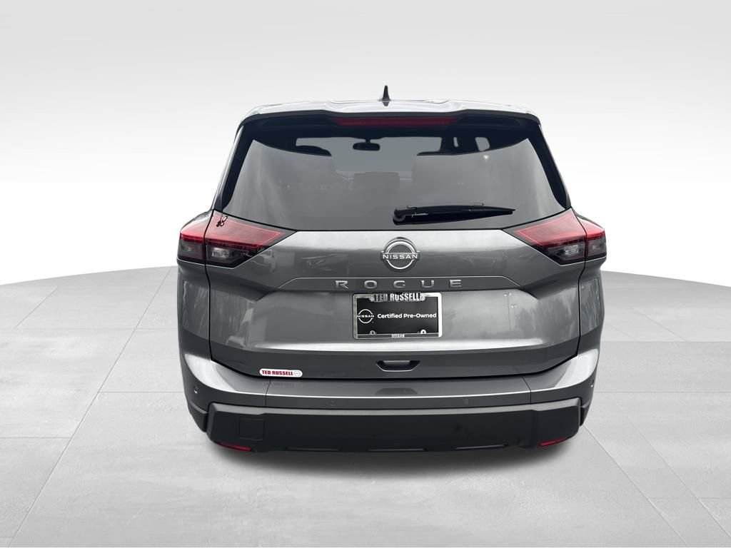 Used 2025 Nissan Rogue S image 5