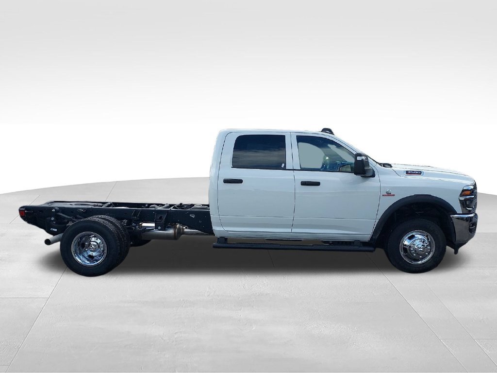 New 2026 RAM 3500 Tradesman AWD/4WD image 6