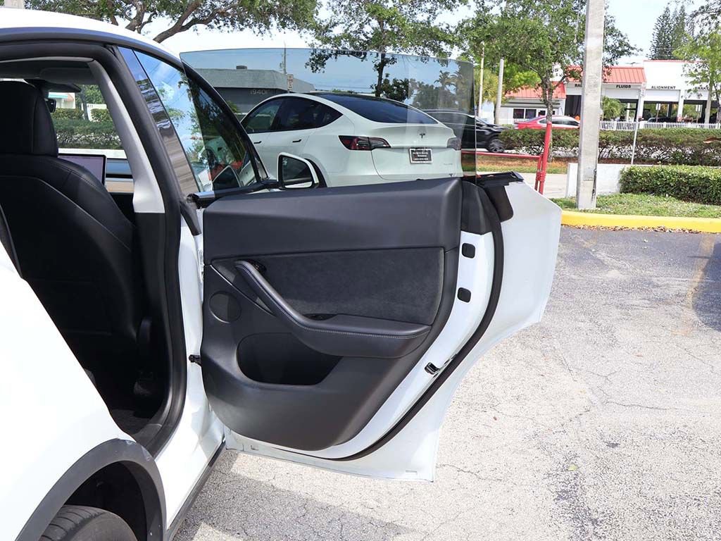 Used 2021 Tesla Model Y Long Range image 35