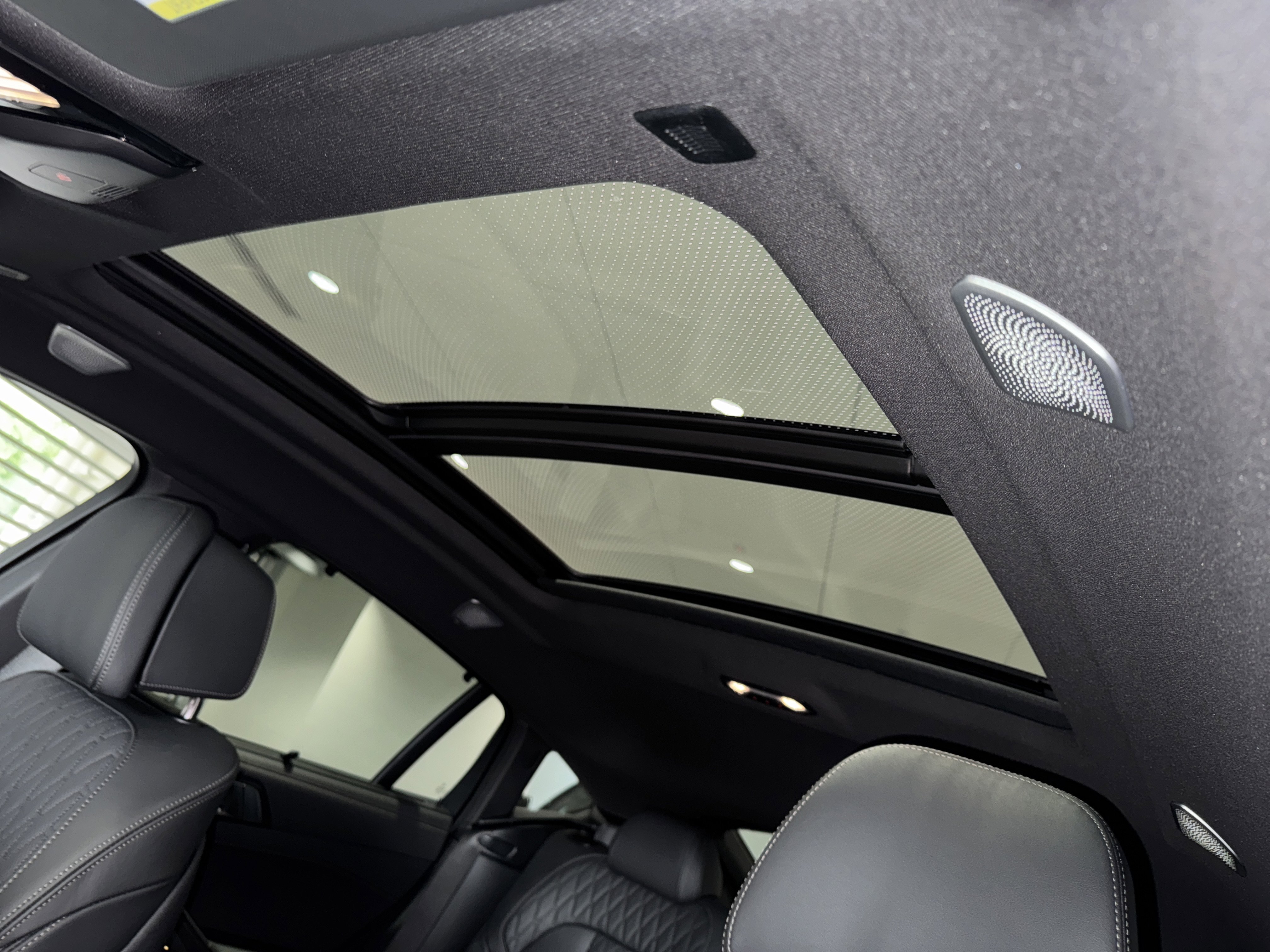 New 2026 BMW X6 M60i w/ Executive Package image 23
