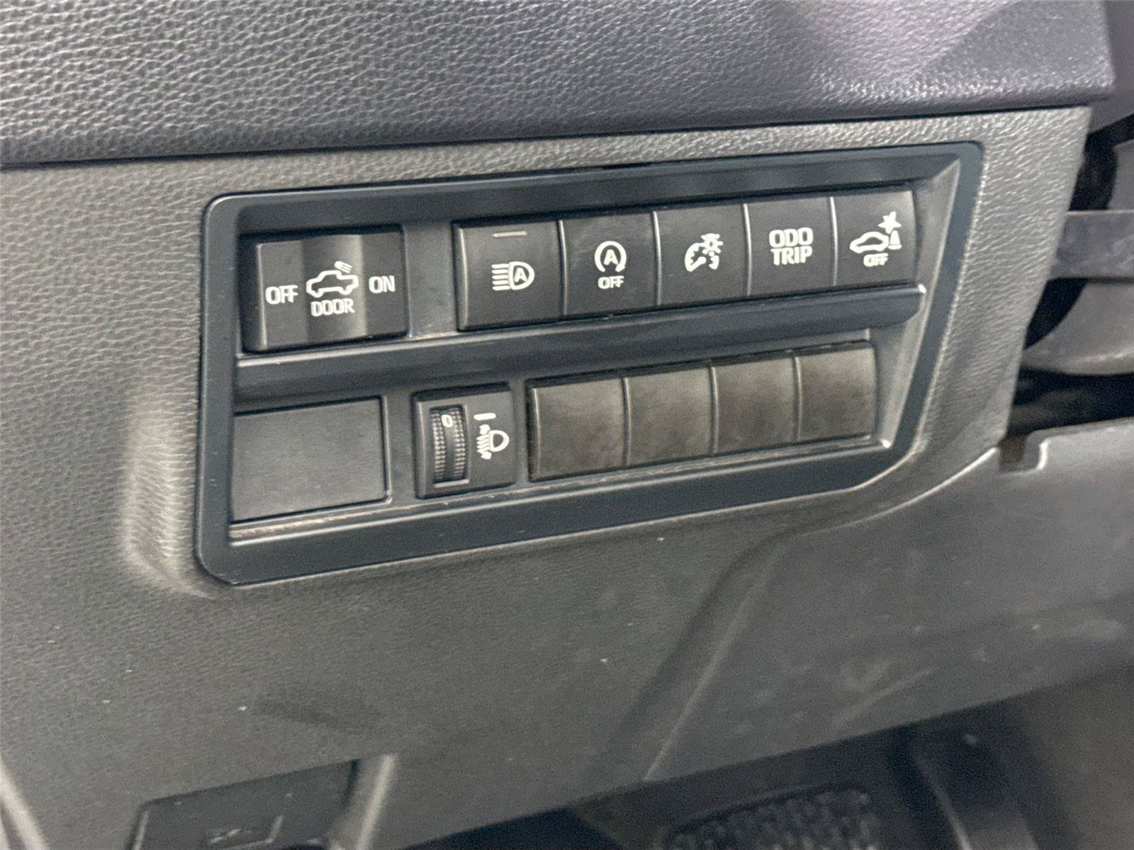 Used 2023 Toyota Tundra SR5 w/ SR5 Convenience Package AWD/4WD image 15