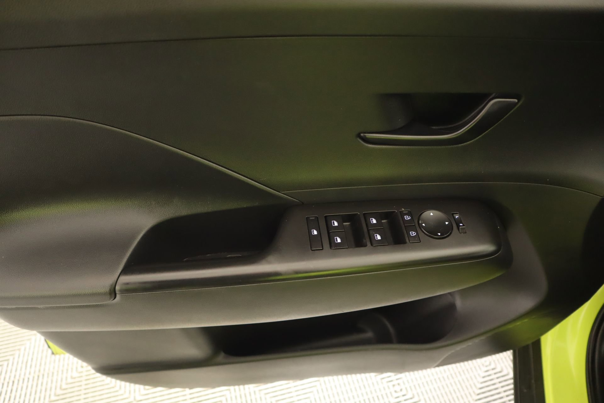 Used 2024 Hyundai Kona SEL w/ Convenience Package FWD image 15