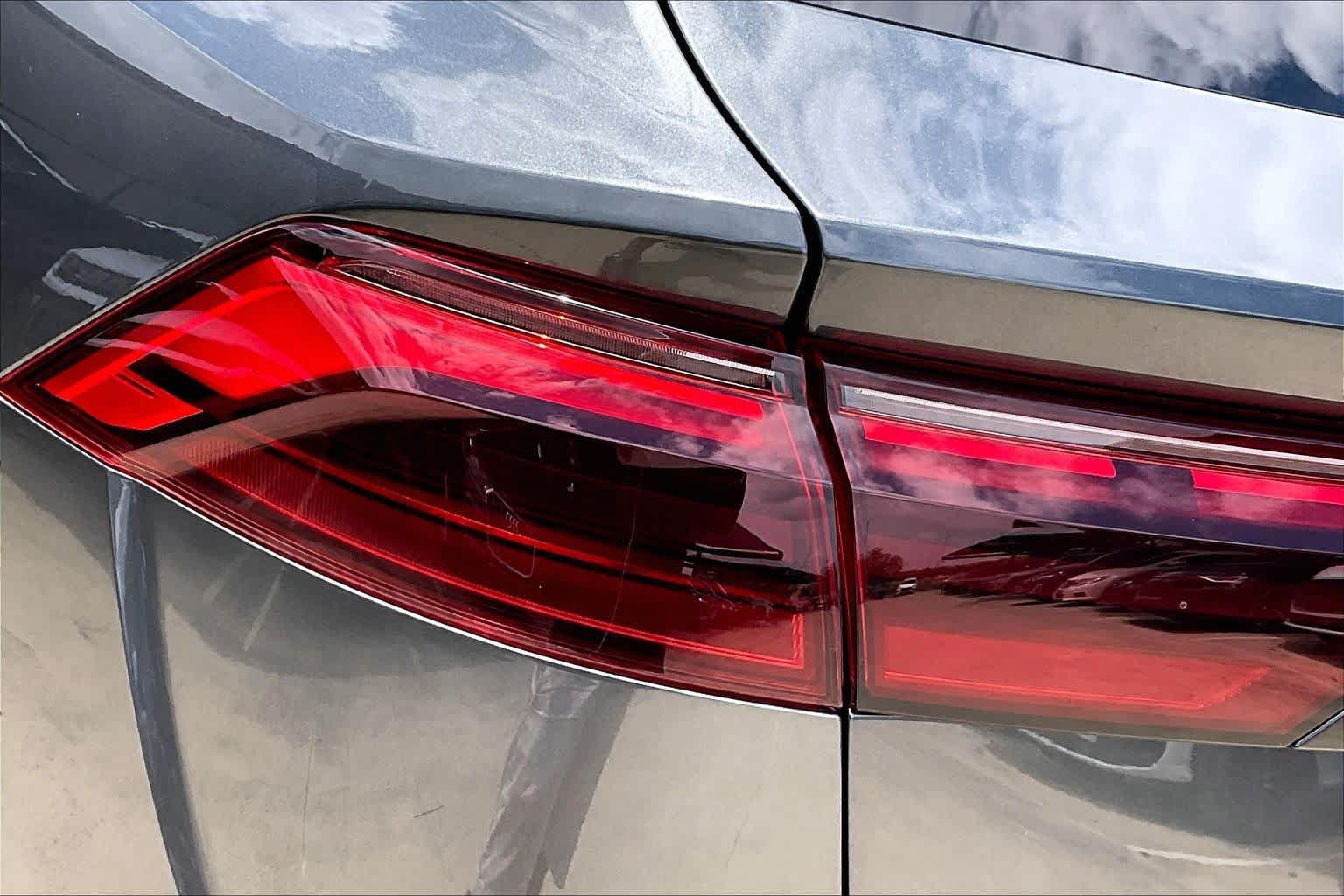 Used 2024 Audi Q8 Premium Plus AWD/4WD image 28