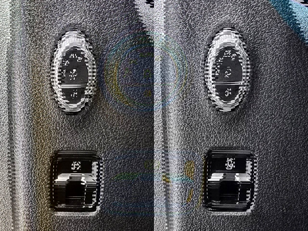 Used 2023 Mercedes-Benz GLC 300 GLC 300 image 25