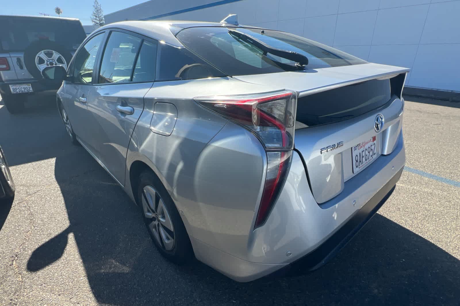 Used 2017 Toyota Prius Two w/ Prius Two Safety Plus Package FWD image 6