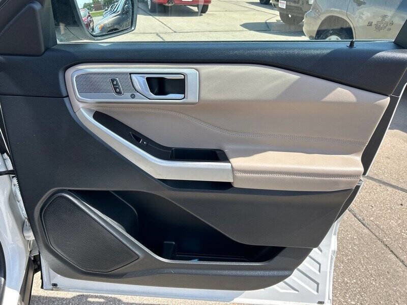 Used 2021 Ford Explorer Limited w/ Equipment Group 301A image 20