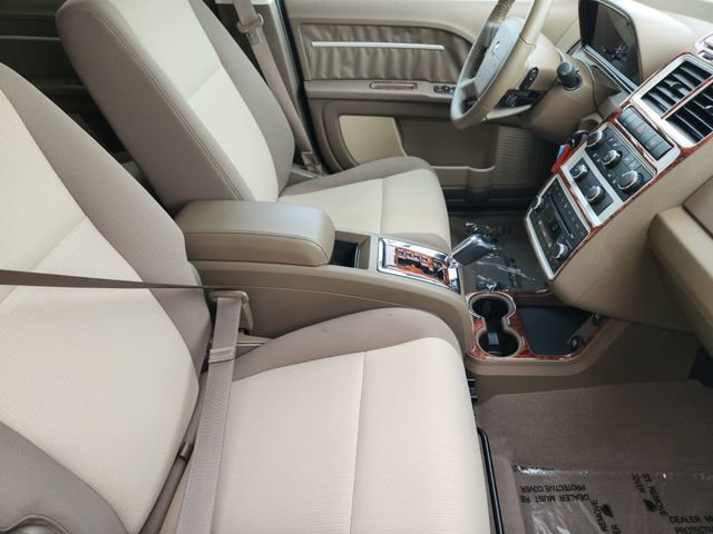 Used 2010 Dodge Journey SXT w/ Flexible Seating Group FWD image 18