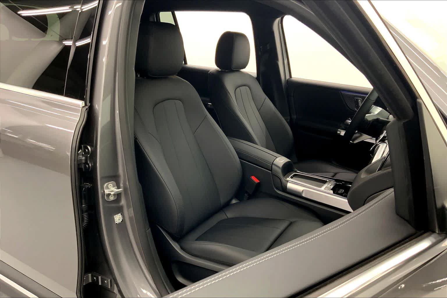 New 2026 Mercedes-Benz GLB 250 image 3