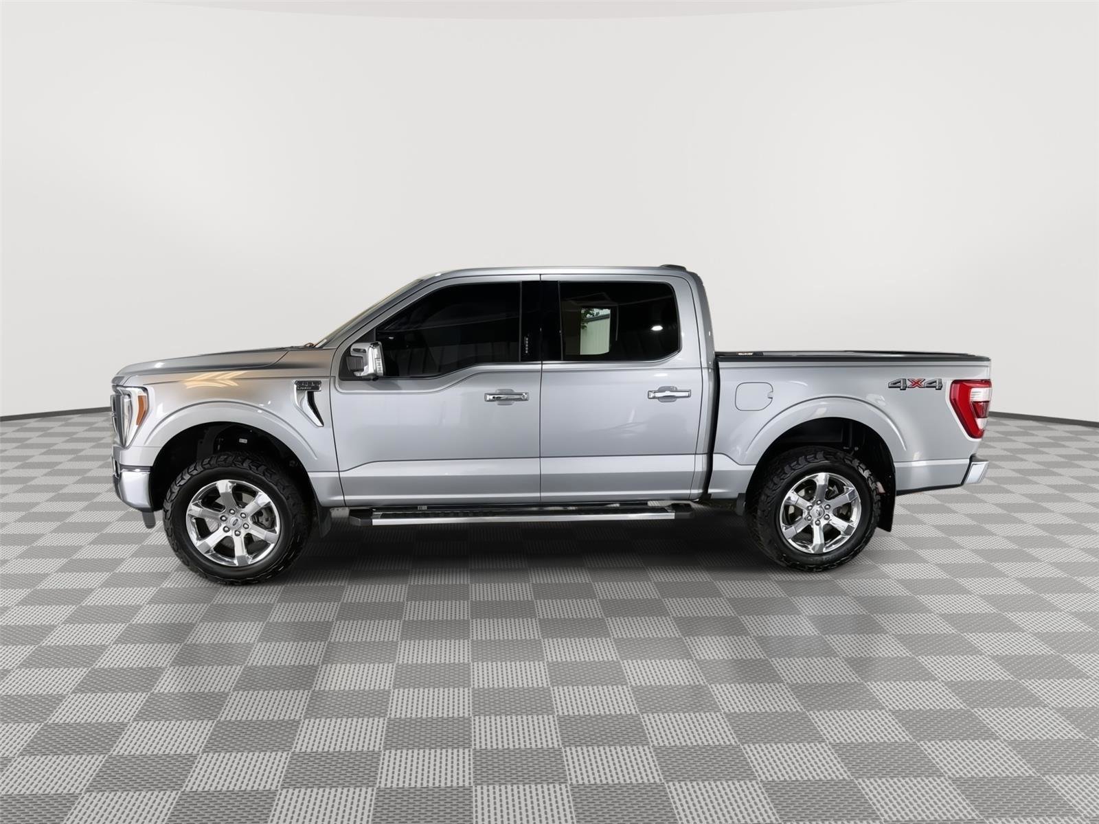 Used 2022 Ford F150 Lariat w/ Equipment Group 502A High AWD/4WD image 2