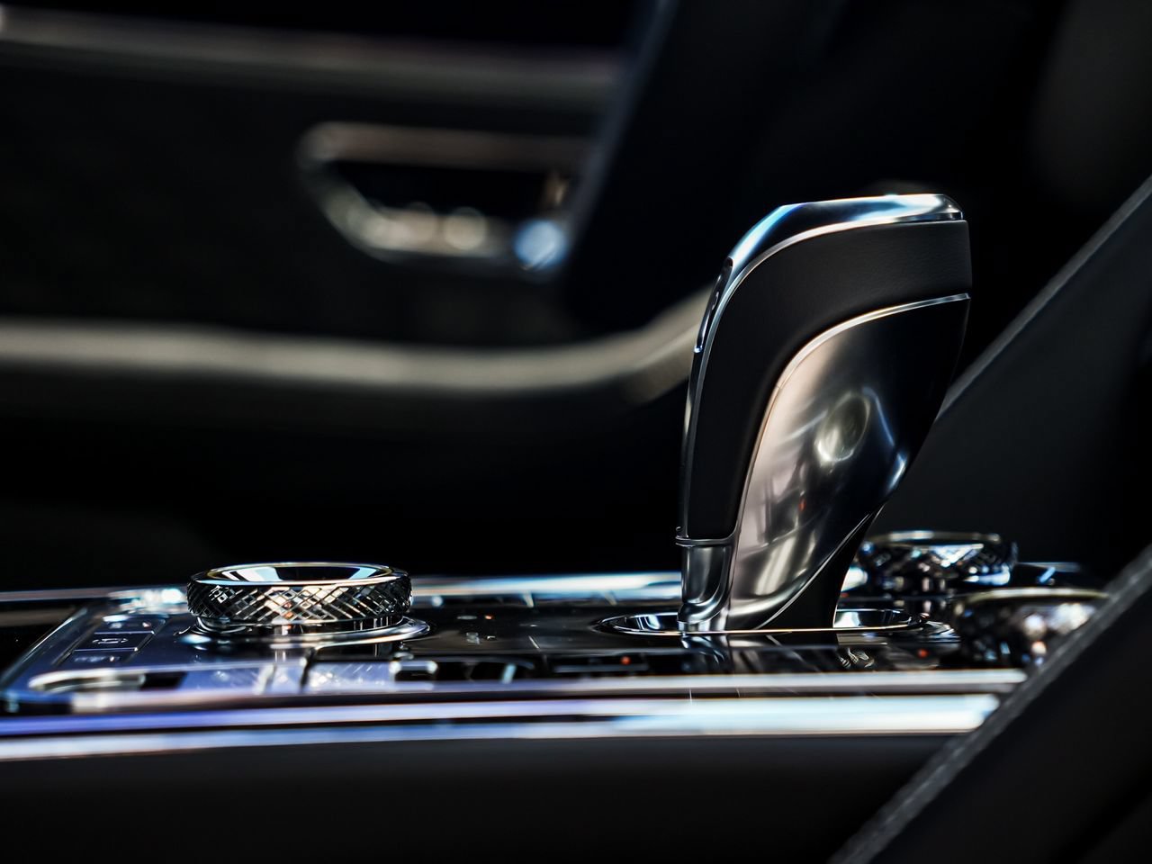 Used 2025 Bentley Flying Spur Plug-In Hybrid AWD/4WD image 34