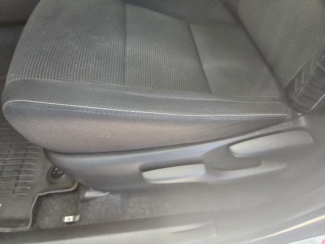 Used 2018 Toyota RAV4 XLE AWD/4WD image 30