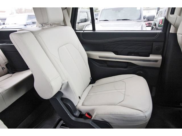 Used 2023 Ford Expedition Platinum image 10