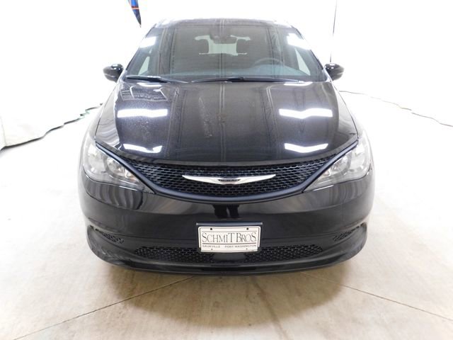 New 2026 Chrysler Voyager LX image 2