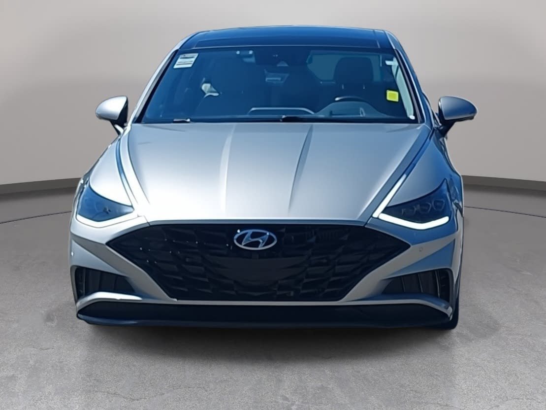 Used 2021 Hyundai Sonata Limited FWD image 2