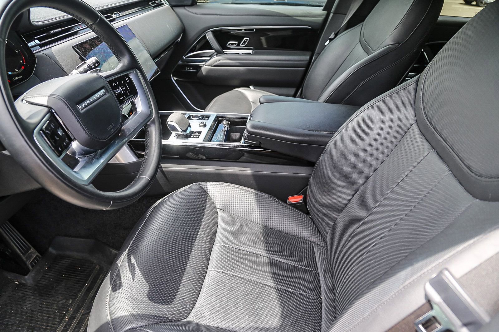 Used 2023 Land Rover Range Rover SE AWD/4WD image 5