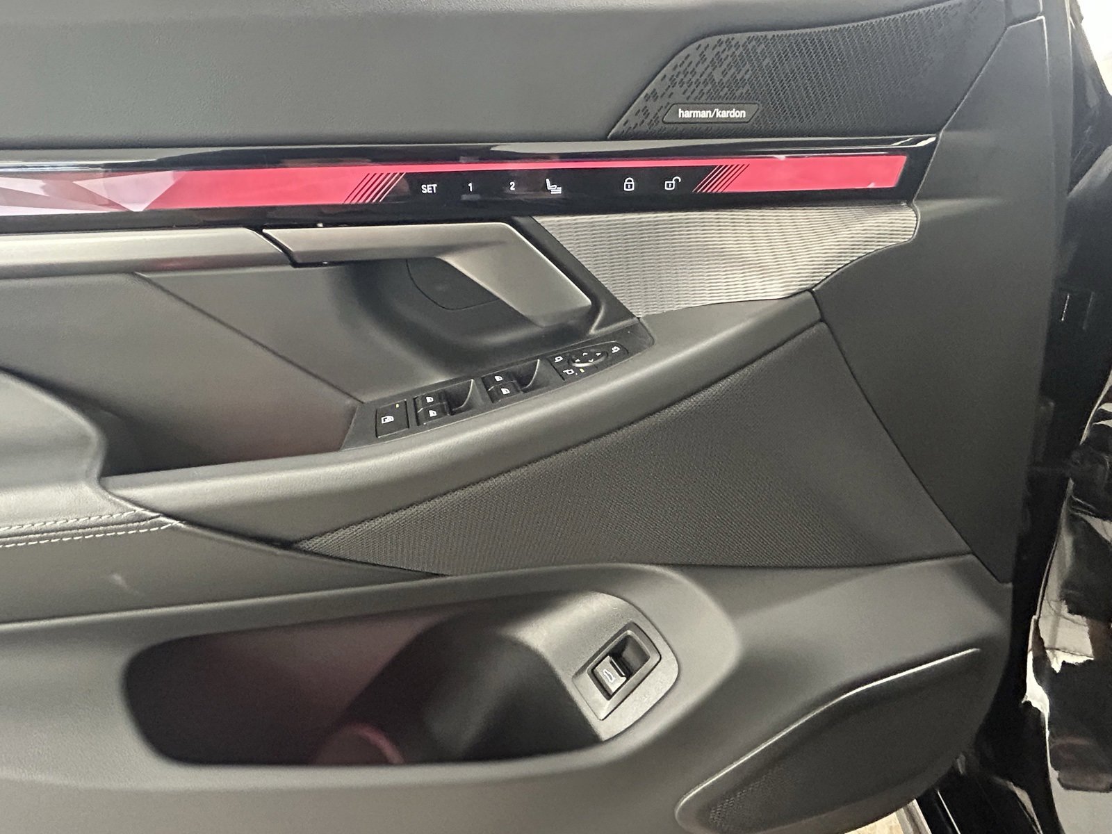 Used 2024 BMW i5 eDrive40i w/ M Sport Package image 24