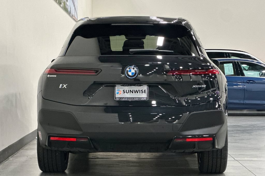 Certified 2024 BMW iX xDrive50 AWD/4WD image 5
