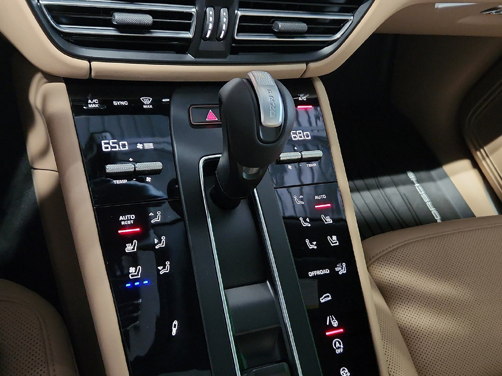 New 2026 Porsche Macan S AWD/4WD image 16