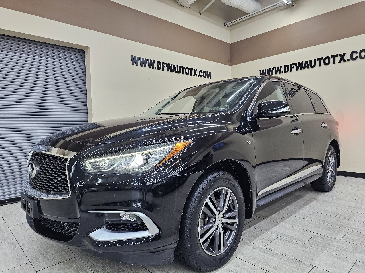 Used 2016 INFINITI QX60 FWD image 2