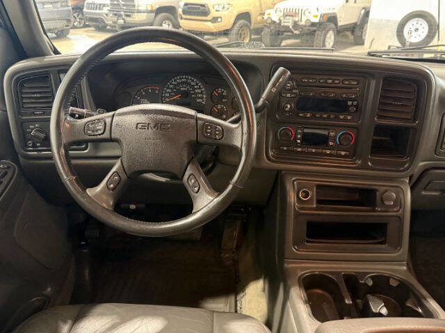 Used 2005 GMC Sierra 3500 SLT w/ Heavy-Duty Power Package image 18