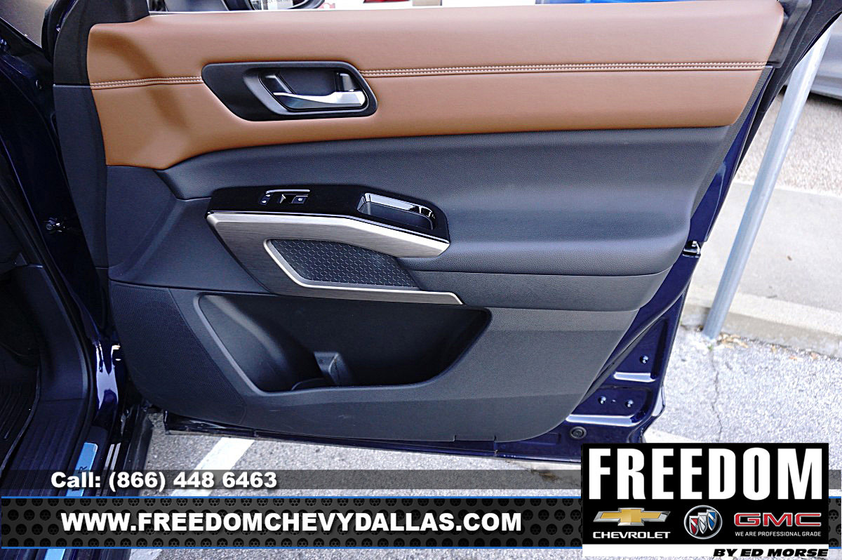 Used 2024 Nissan Pathfinder Platinum w/ Cargo Package image 37