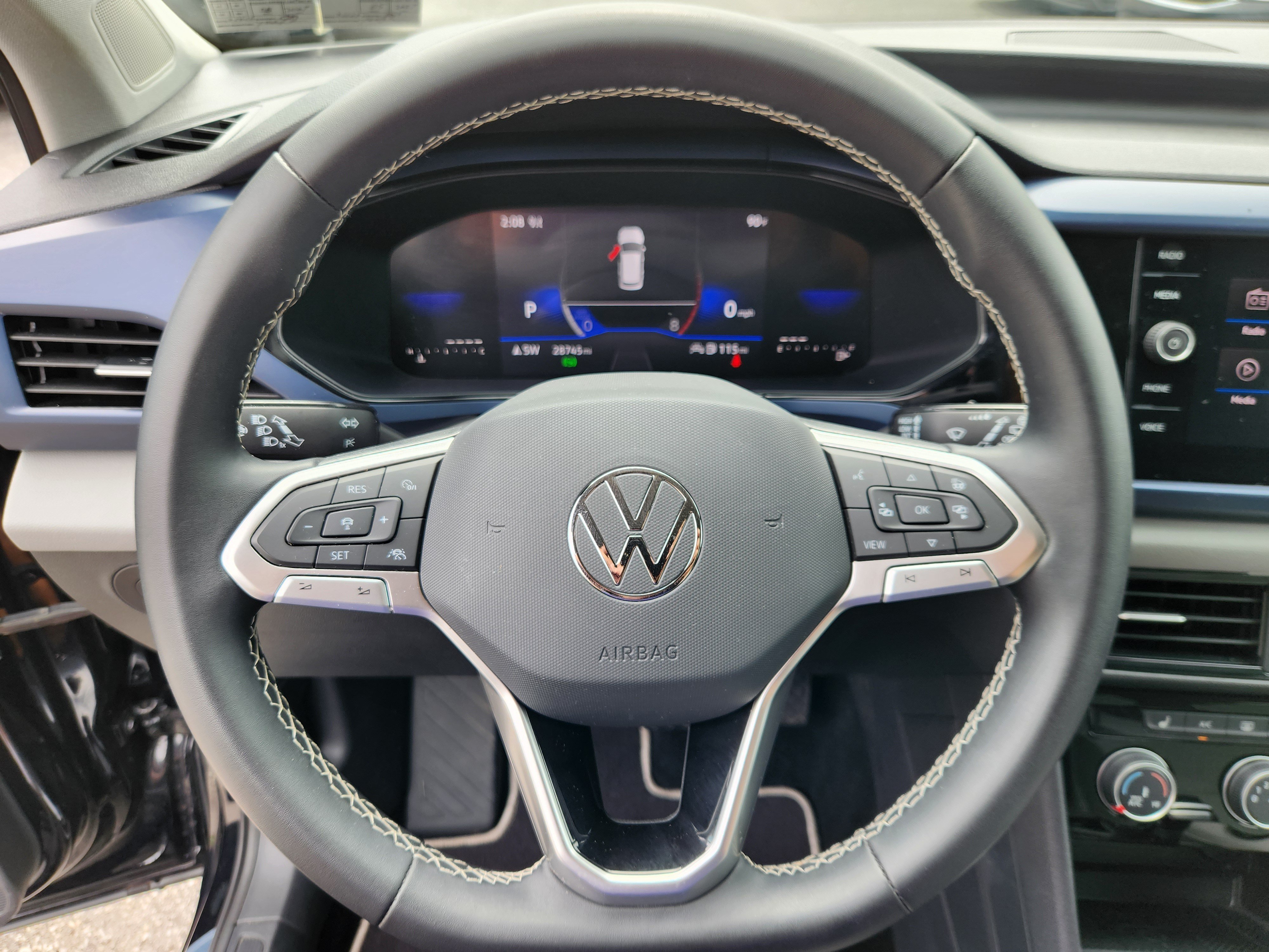 Used 2023 Volkswagen Taos SE AWD/4WD image 9
