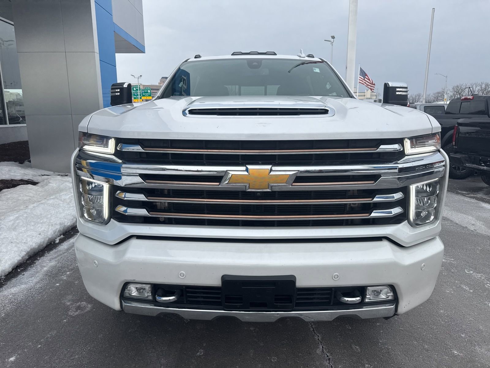 Used 2022 Chevrolet Silverado 3500 High Country w/ Safety Package II image 2