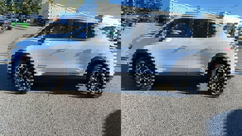 New 2026 Chevrolet Equinox EV LT image 7