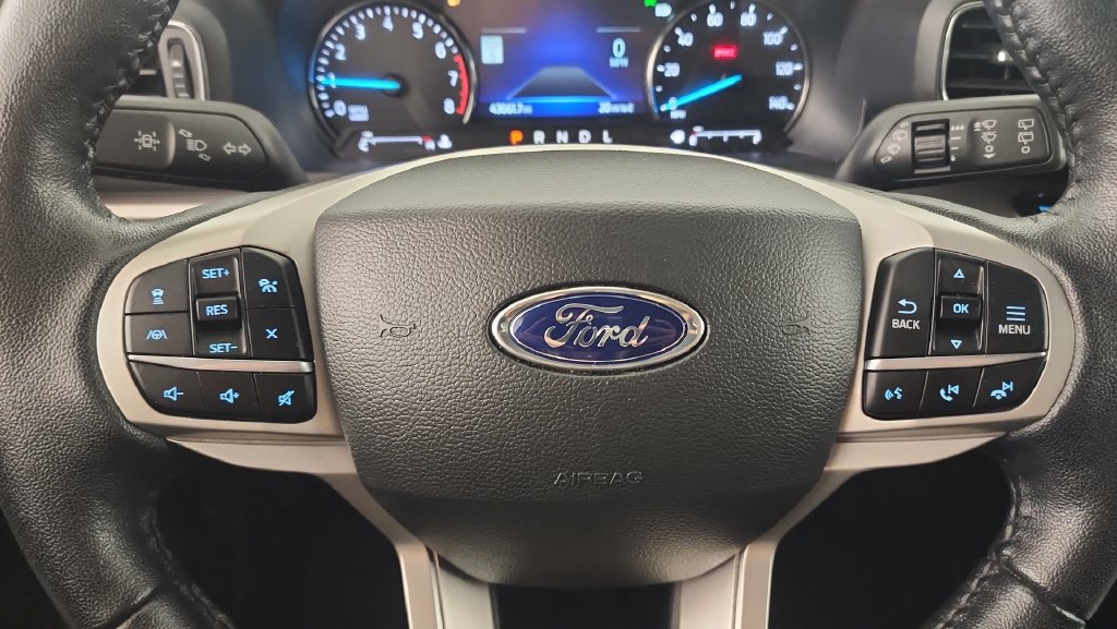 Used 2022 Ford Explorer XLT w/ Equipment Group 202A AWD/4WD image 13