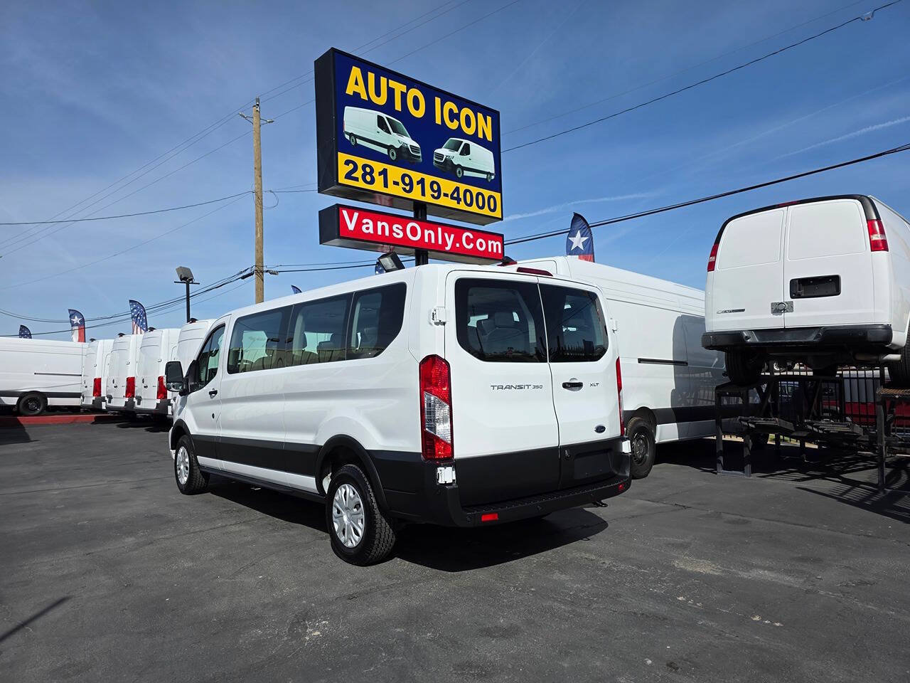 Used 2023 Ford Transit 350 XLT RWD image 2
