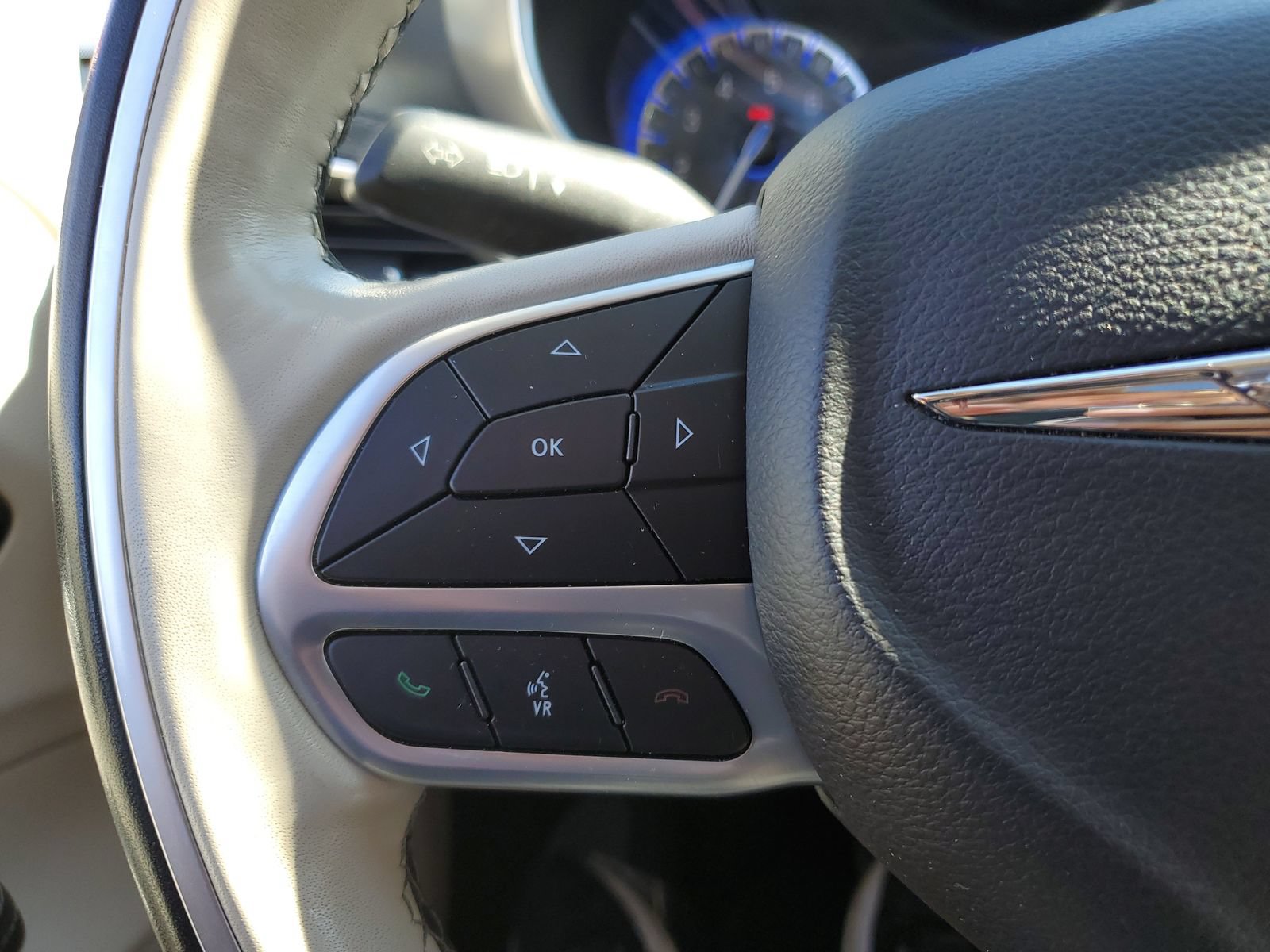 Used 2019 Chrysler Pacifica Limited FWD image 24