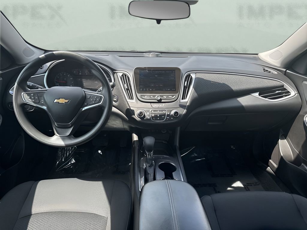 Used 2025 Chevrolet Malibu LT FWD image 12