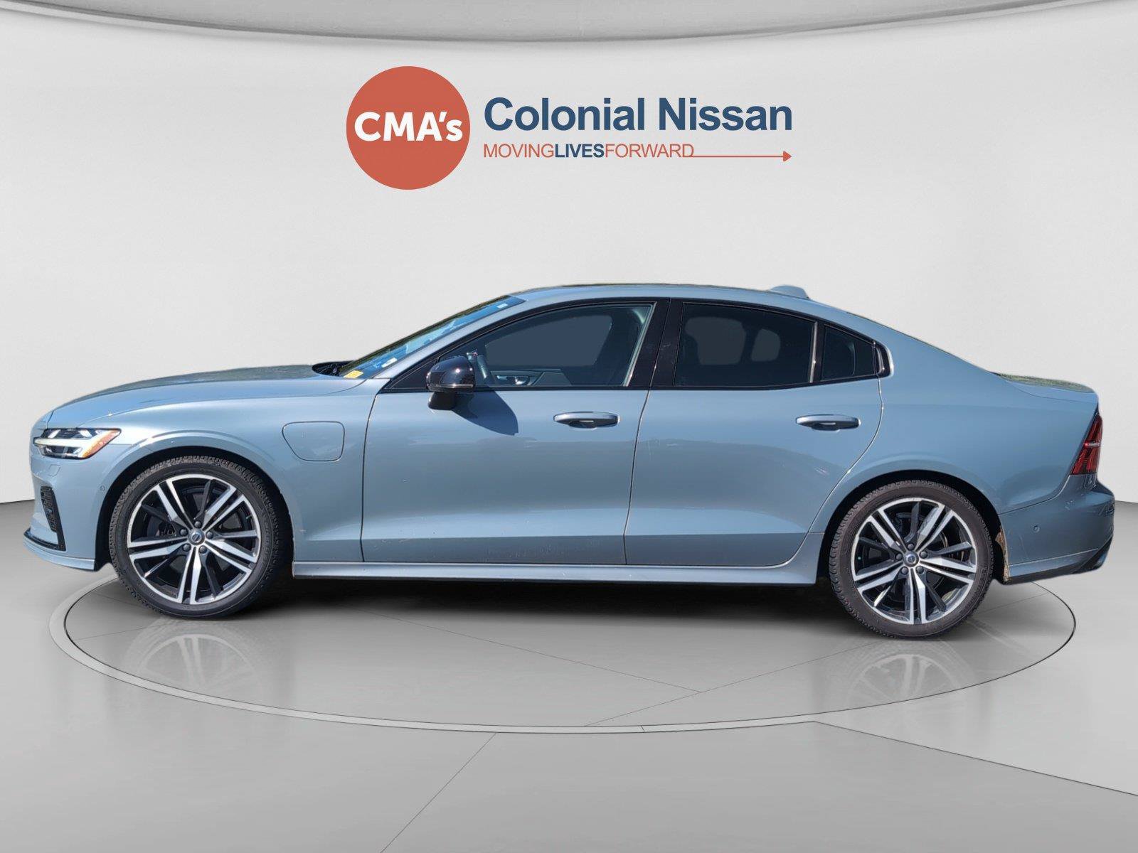 Used 2022 Volvo S60 T8 R-Design w/ Advanced Package AWD/4WD image 2