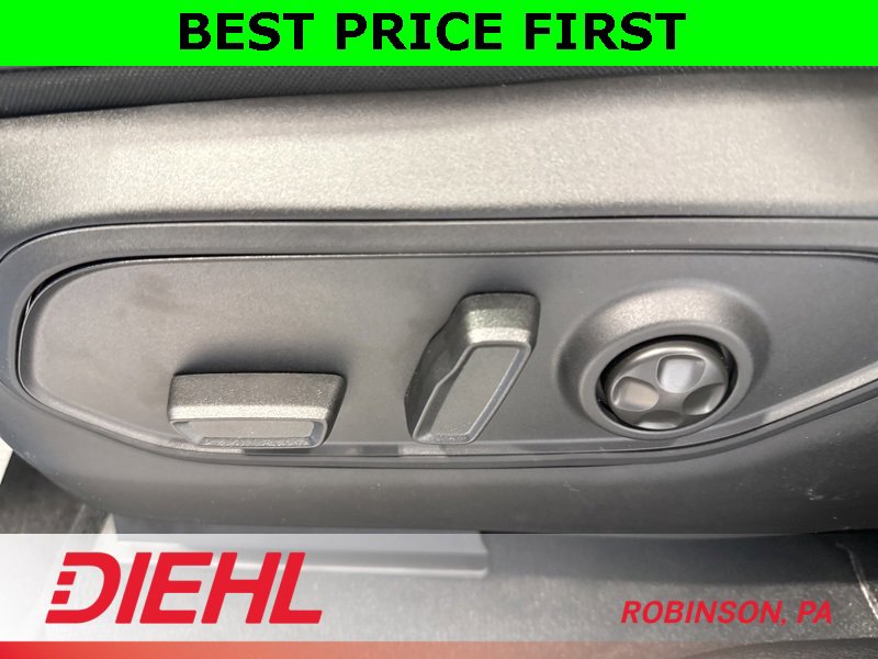 New 2025 Jeep Grand Cherokee Limited w/ Black Appearance Package image 21