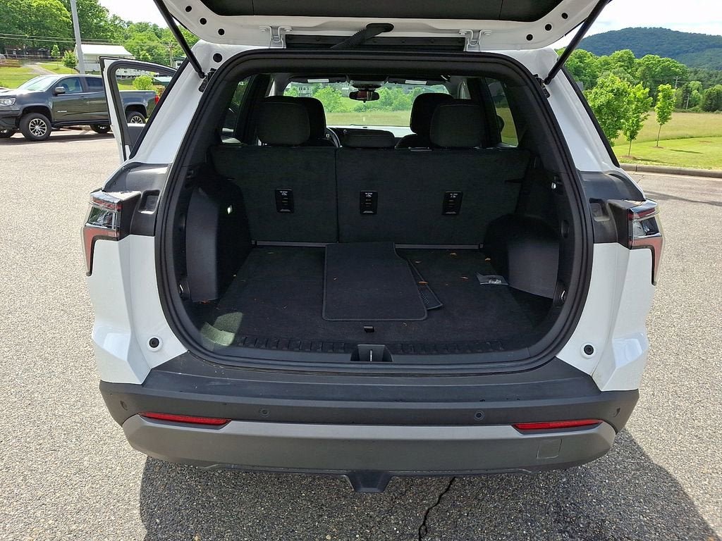 Used 2025 Chevrolet Equinox LT AWD/4WD image 29