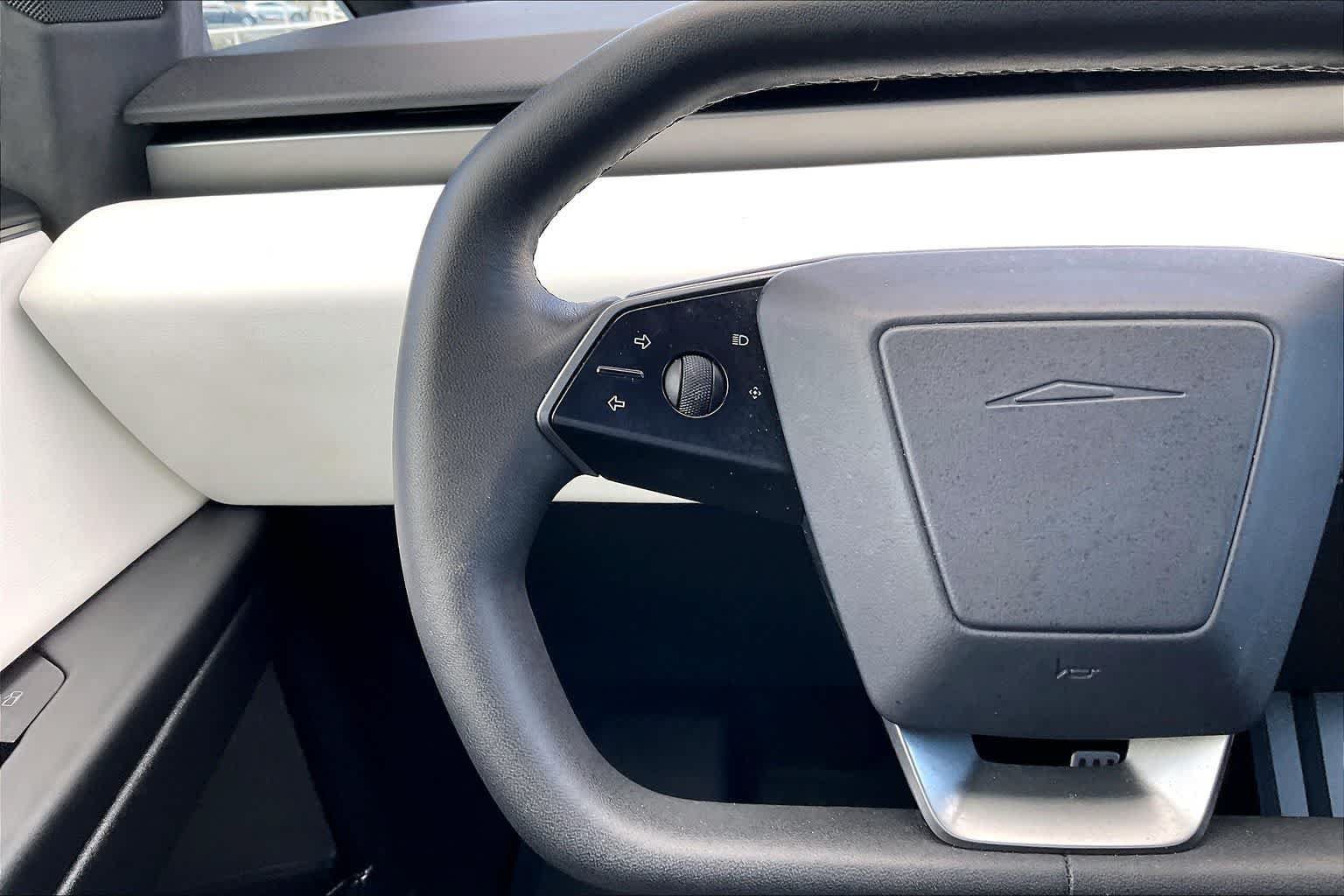 Used 2024 Tesla Cybertruck AWD Crew Cab image 24