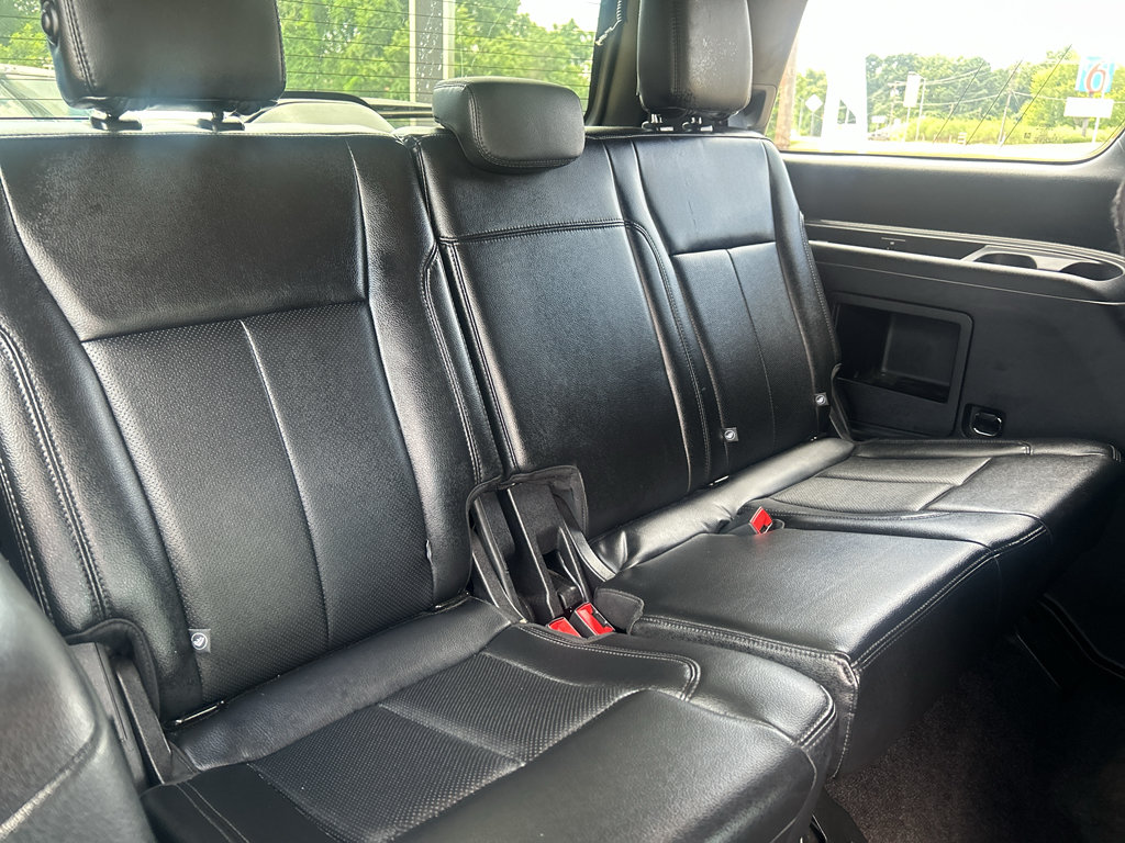 Used 2019 Ford Expedition XLT w/ Equipment Group 202A RWD image 17