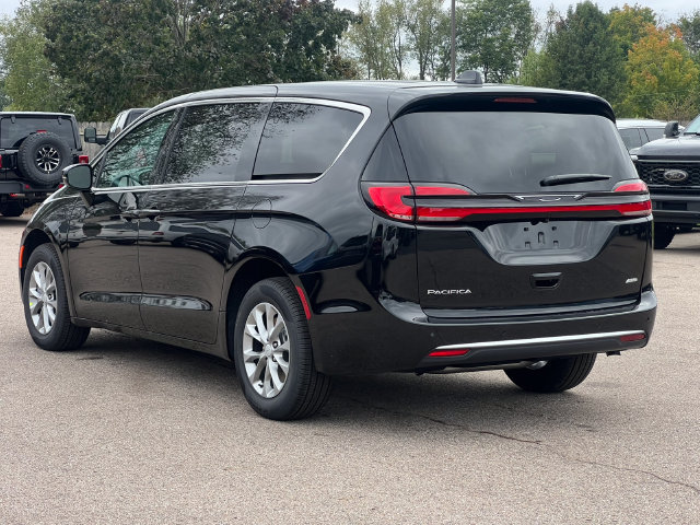 New 2027 Chrysler Pacifica Select AWD/4WD image 9
