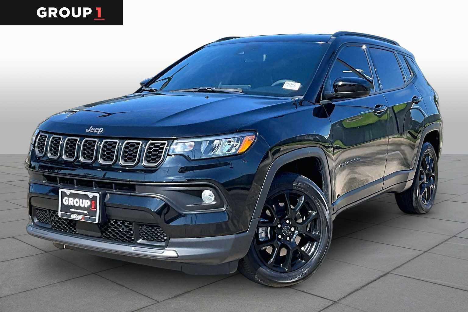 Used 2025 Jeep Compass Latitude w/ Altitude Special Edition AWD/4WD image 1